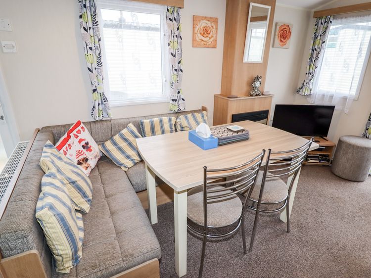 B15 Ty Gwyn, listing photograph 7