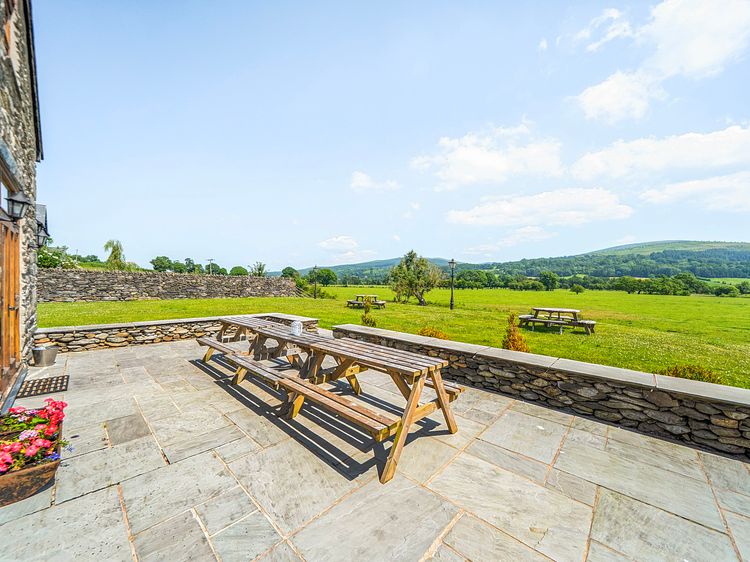 The Barn, listing photograph 6