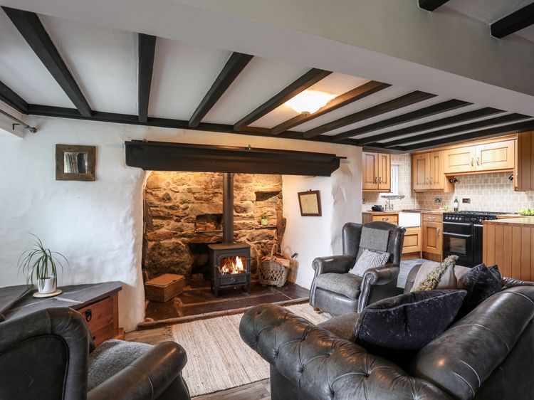 Ty Newydd, listing photograph 11