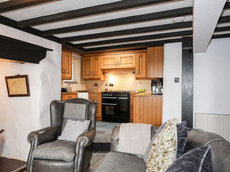 Ty Newydd, listing photograph 12
