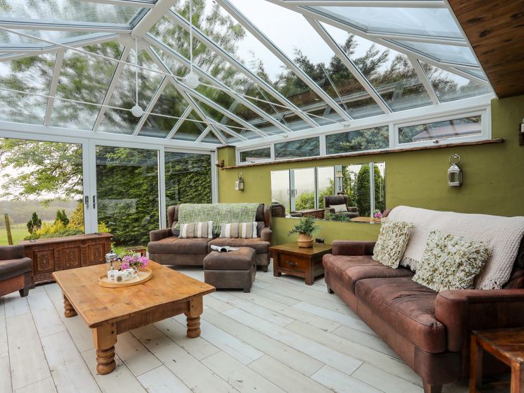 Ty Newydd, listing photograph 7