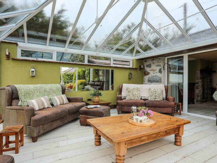 Ty Newydd, listing photograph 8