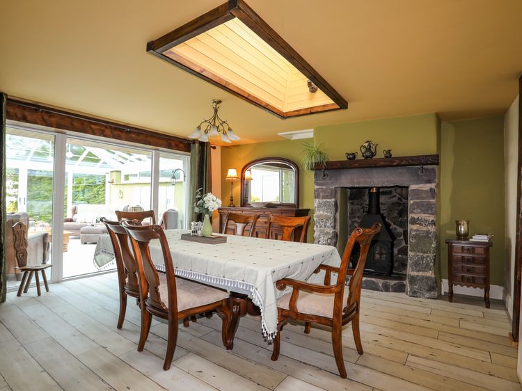 Ty Newydd, listing photograph 9