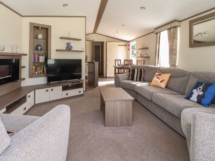 7 The Oaks, listing photograph 5