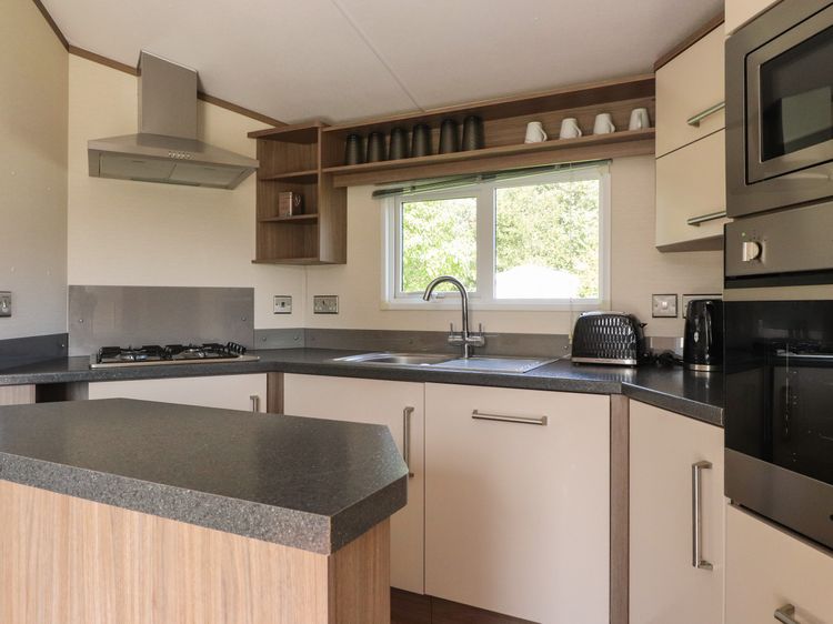 7 The Oaks, listing photograph 9