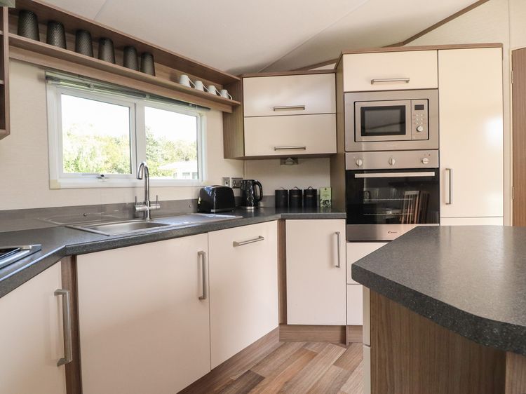 7 The Oaks, listing photograph 10