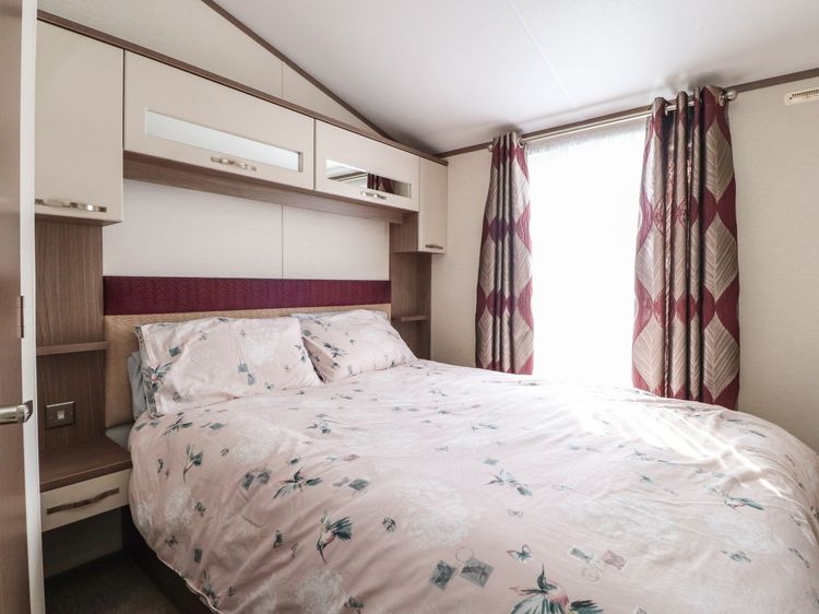 7 The Oaks, listing photograph 11