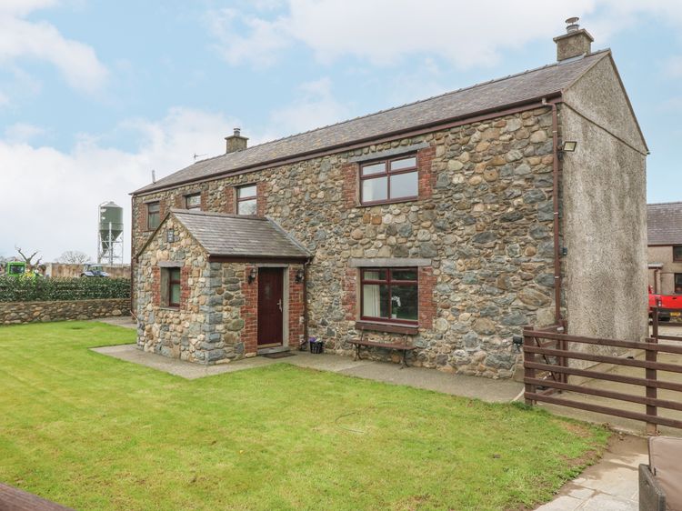 Yr Hen Stabl, listing photograph 3