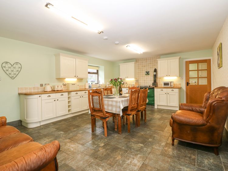 Yr Hen Stabl, listing photograph 10