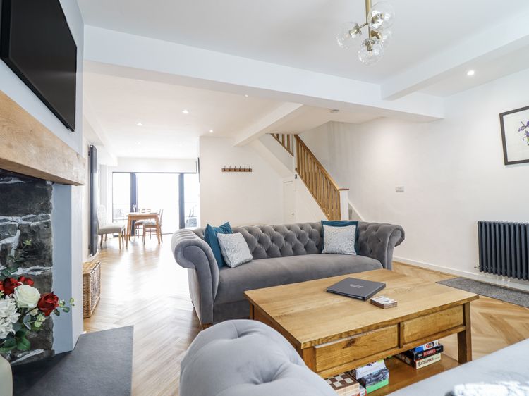 Neptune Cottage, listing photograph 2