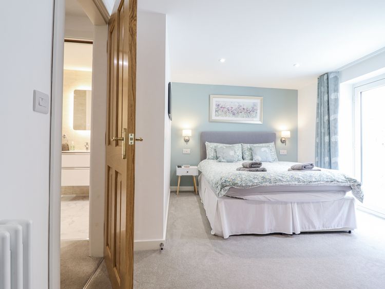 Neptune Cottage, listing photograph 12