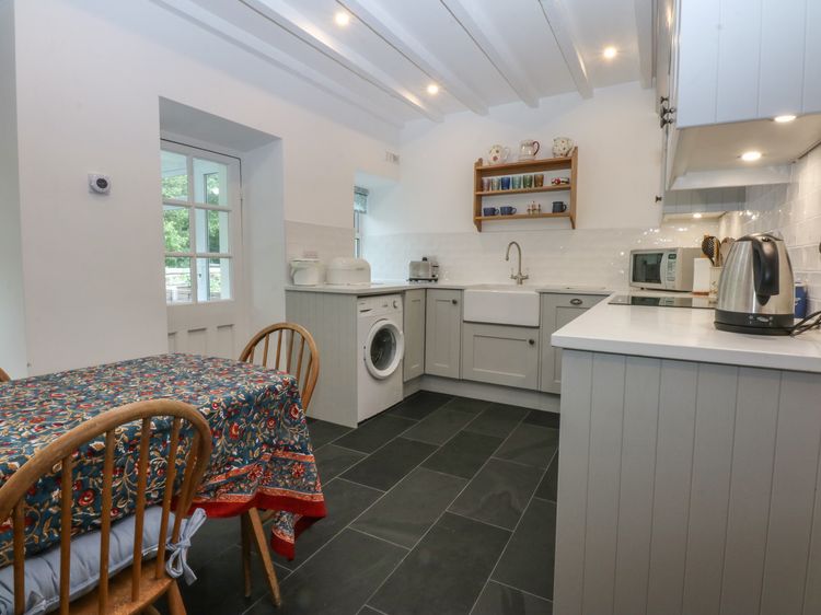 Chandos, listing photograph 4