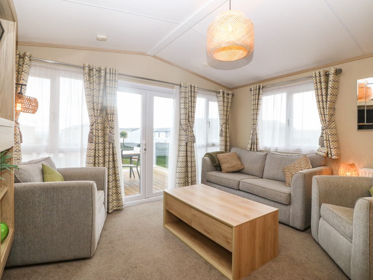 Seafront Holiday Home 2, listing photograph 4