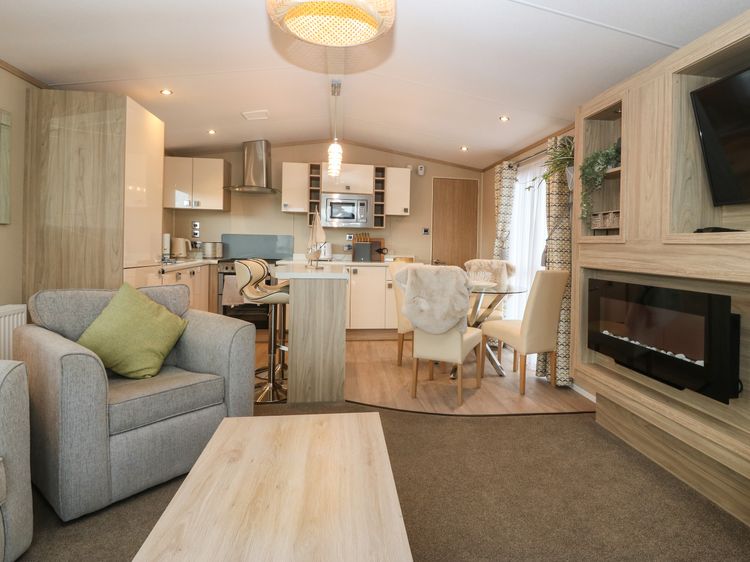 Seafront Holiday Home 2, listing photograph 6