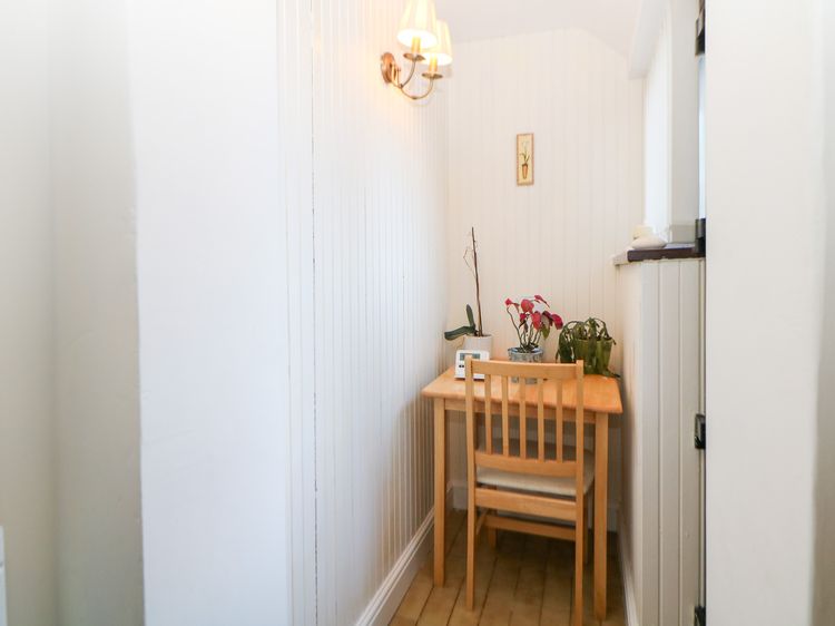 Hideaway, listing photograph 9