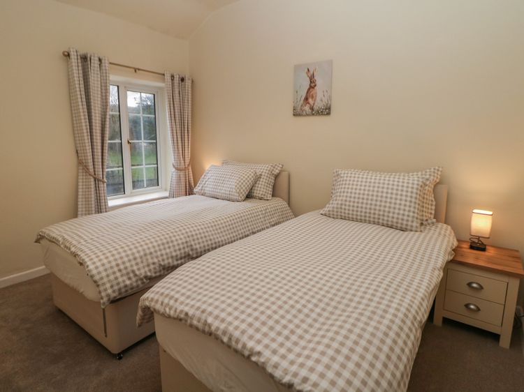 Quarry Cottage, listing photograph 12