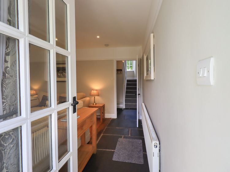 Brook Cottage, listing photograph 2