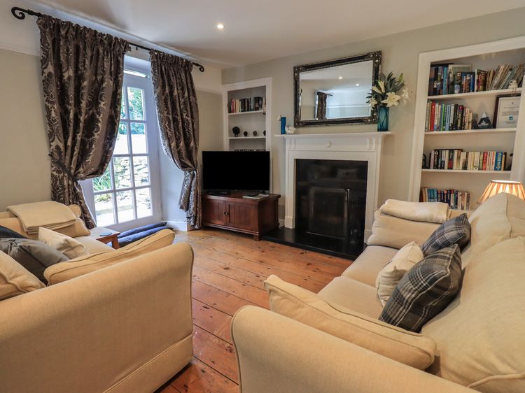 Brook Cottage, listing photograph 4