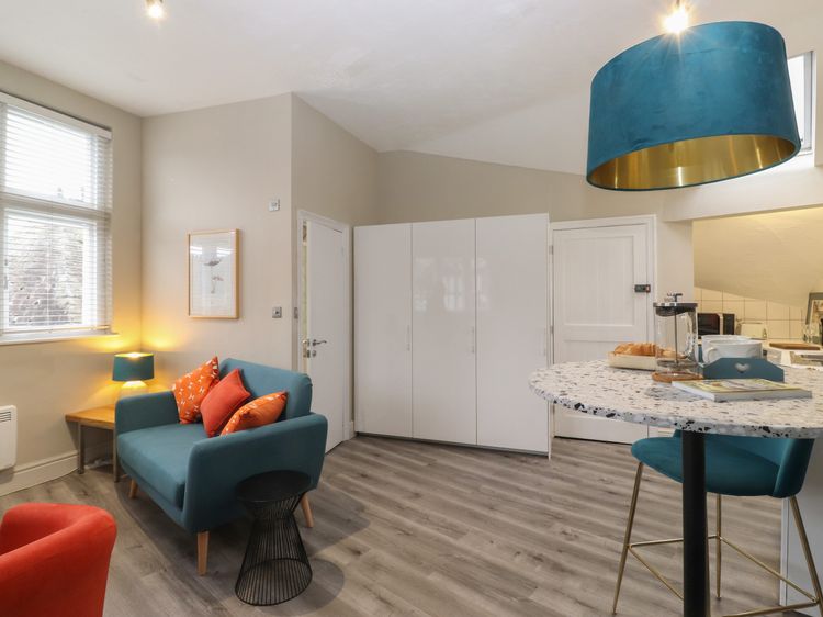 Windermere Central, listing photograph 6