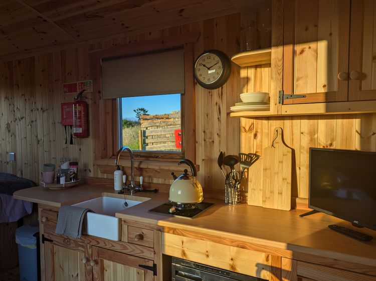 Hafan Gelli Sheperds Hut - Enlli, listing photograph 2
