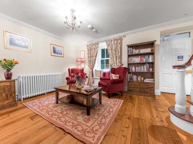 Gate House, listing photograph 12