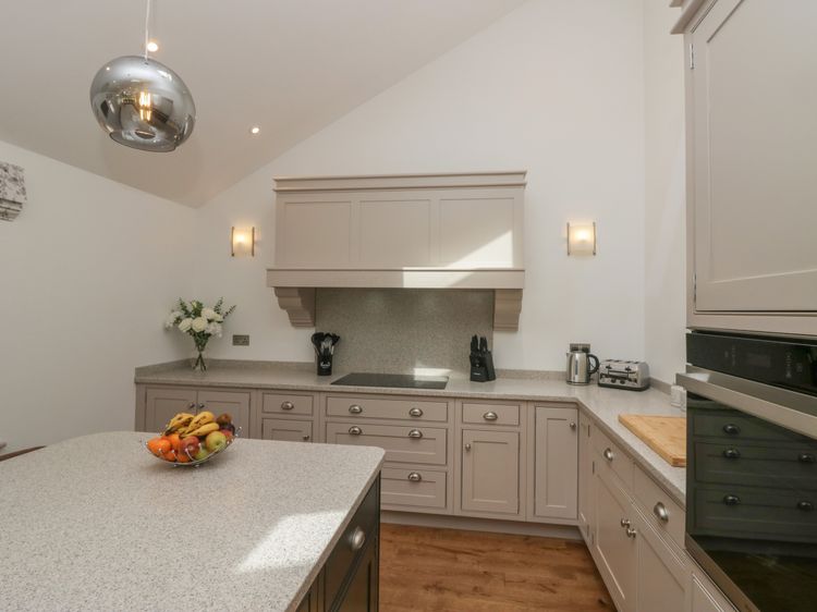 Heather's Cottage, listing photograph 9
