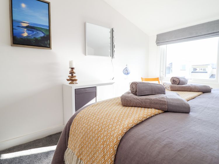 Sea Breeze, listing photograph 11
