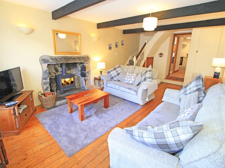 Hafan Cottage, listing photograph 2