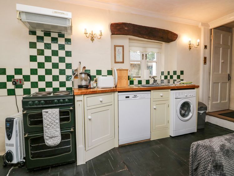 Gardeners Cottage, listing photograph 9