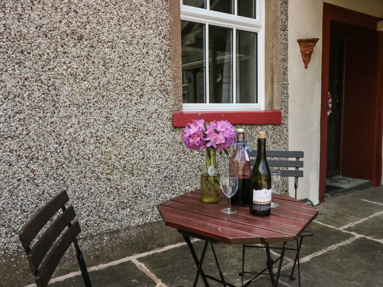 Gardeners Cottage, listing photograph 3