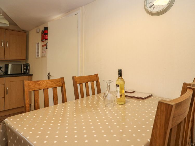 Rose Cottage, listing photograph 9
