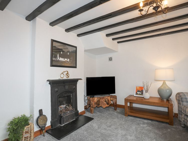 5 The Crescent, listing photograph 3