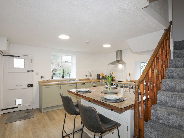 5 The Crescent, listing photograph 7