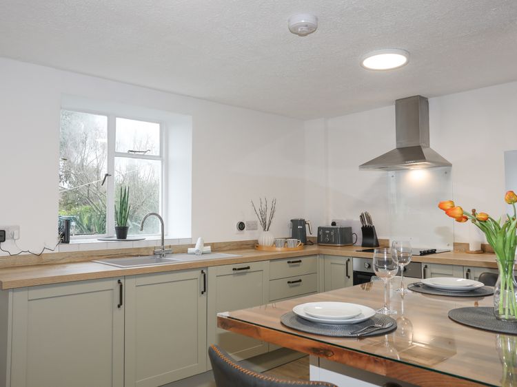 5 The Crescent, listing photograph 8