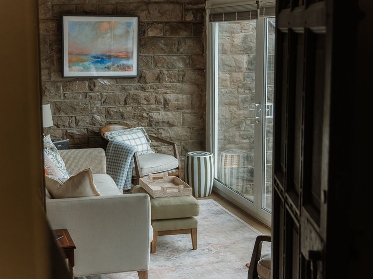 Grey Walls, listing photograph 8