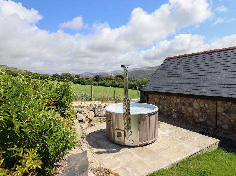 Bryn Eglwys Cottage, listing photograph 3
