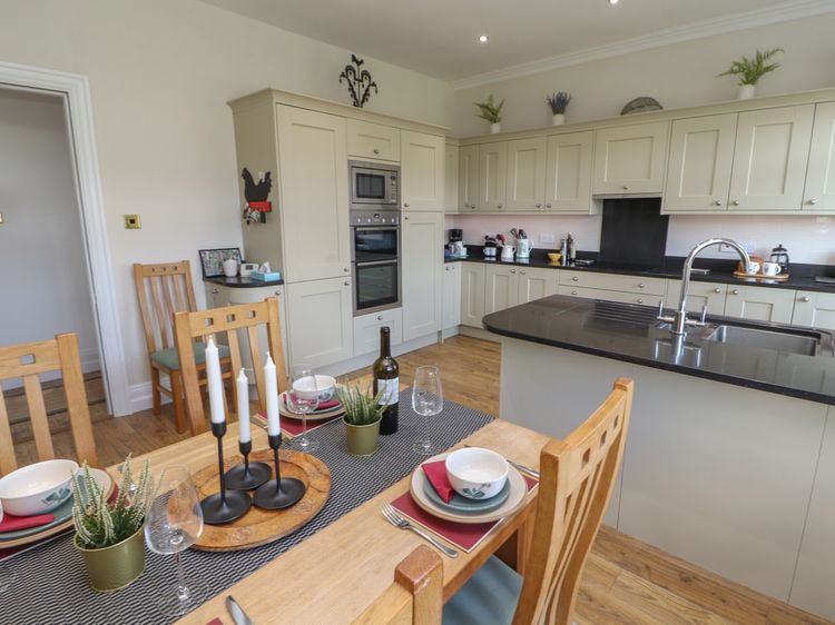 2 Birkhead, listing photograph 7
