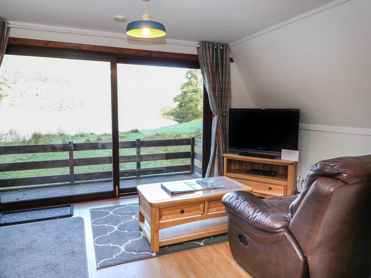 27 Invergarry Lodges, listing photograph 3