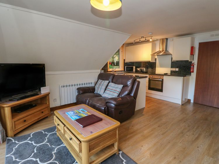 27 Invergarry Lodges, listing photograph 5