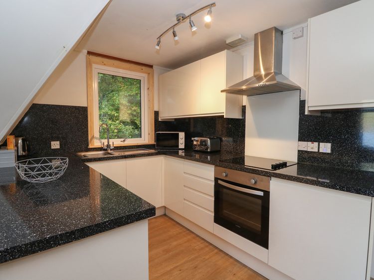 27 Invergarry Lodges, listing photograph 9