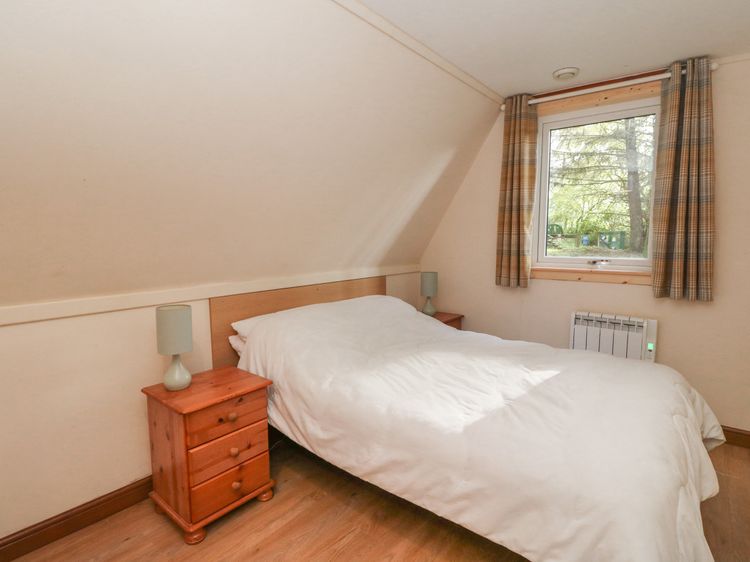 27 Invergarry Lodges, listing photograph 10