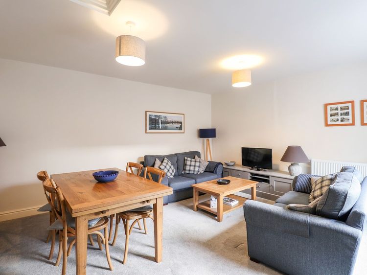Walla Crag, Royal Oak House, listing photograph 3