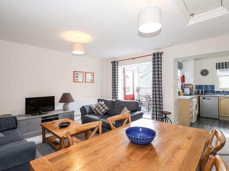 Walla Crag, Royal Oak House, listing photograph 4