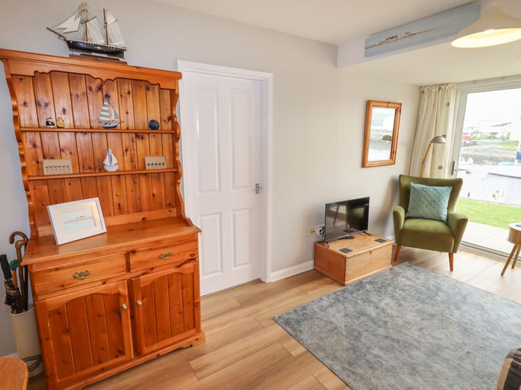9 Oakley Wharf, listing photograph 6
