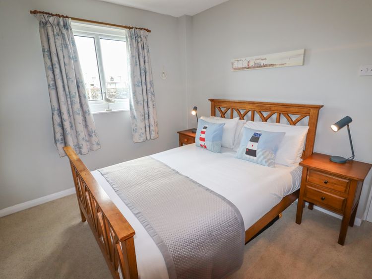 9 Oakley Wharf, listing photograph 9
