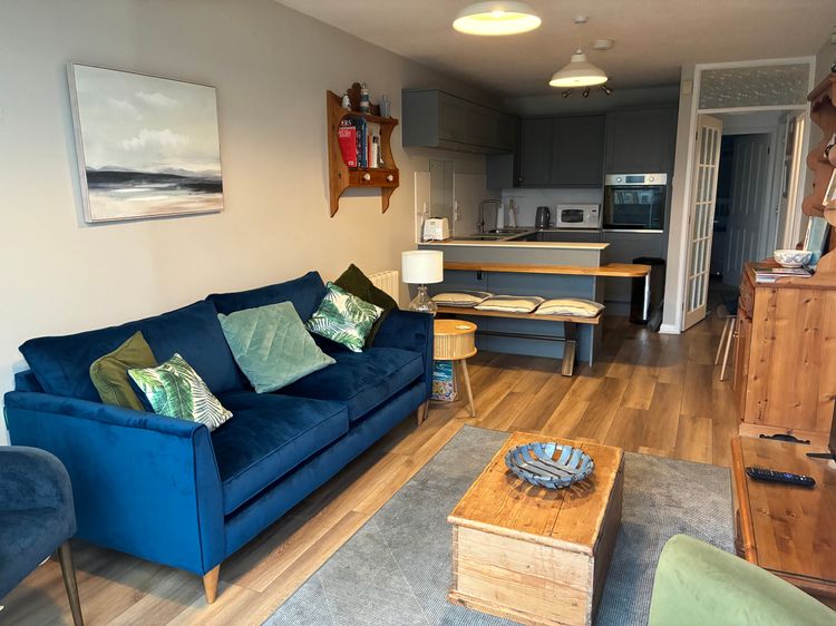 9 Oakley Wharf, listing photograph 4