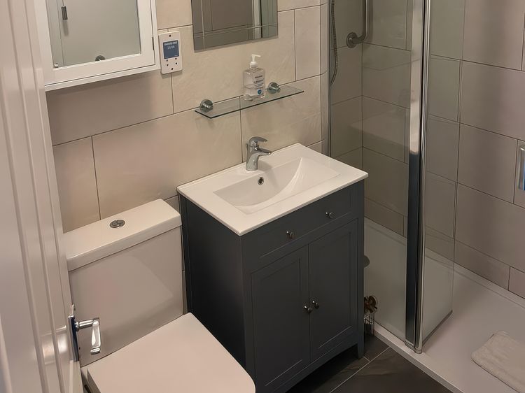 9 Oakley Wharf, listing photograph 11