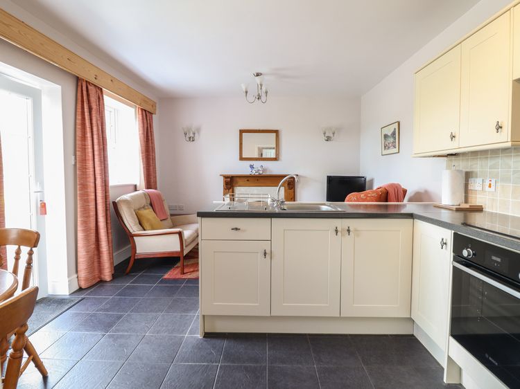Ty Llaeth Cottage, listing photograph 9
