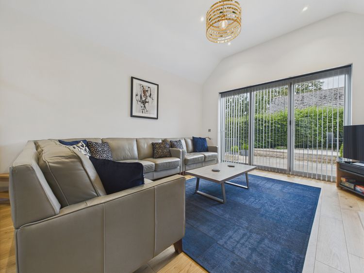 Oakwood Lodge, listing photograph 4