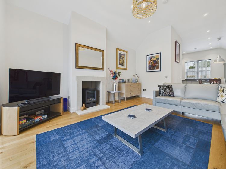 Oakwood Lodge, listing photograph 6